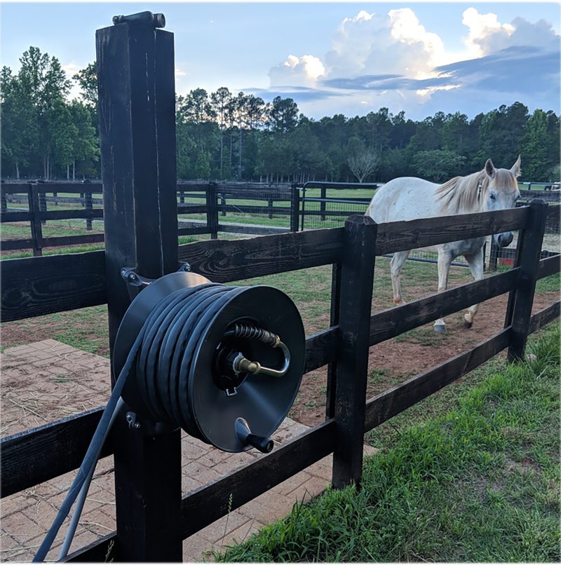 Wood Post Mount Garden Hose Reel - Image 19