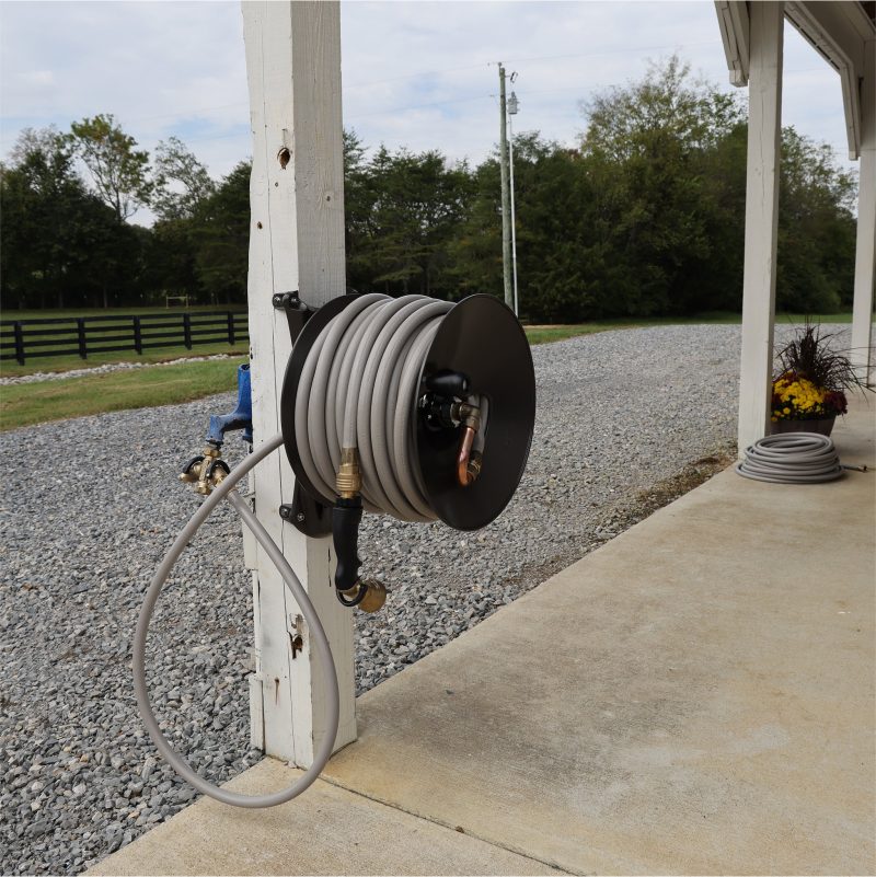 Wood Post Mount Garden Hose Reel - Image 26