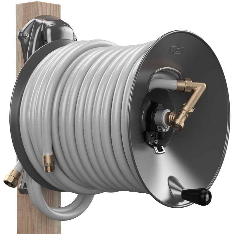 Wood Post Mount Garden Hose Reel - Image 8