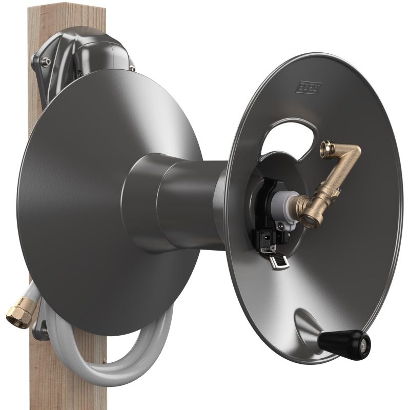Wood Post Mount Garden Hose Reel - Image 6